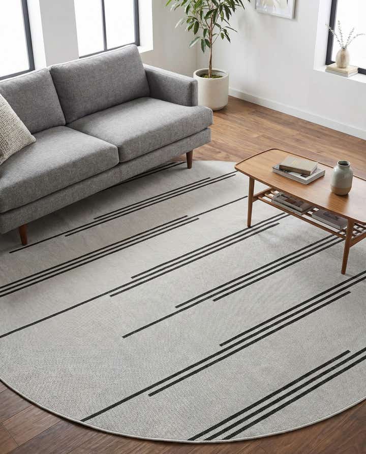 7' 10 x 7' 10 Easy-Clean Modern Indoor / Outdoor Round Rug
