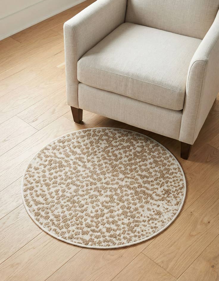 Detail image of 3' 1 x 3' 1 Washable Safari Indoor / Outdoor Round Rug
