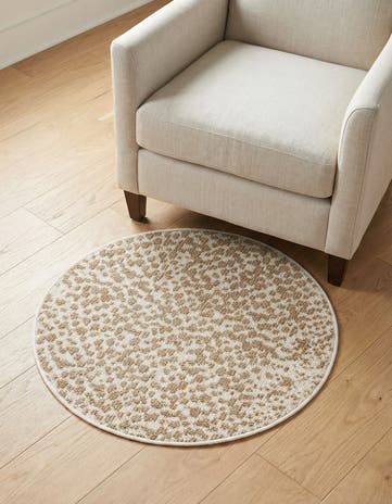 3' 1 x 3' 1 Easy-Clean Safari Indoor / Outdoor Round Rug