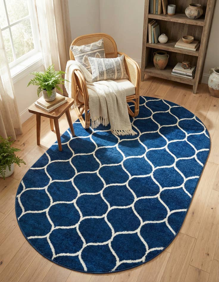 Detail image of  5' 3 x 8' Lattice Frieze Oval Rug