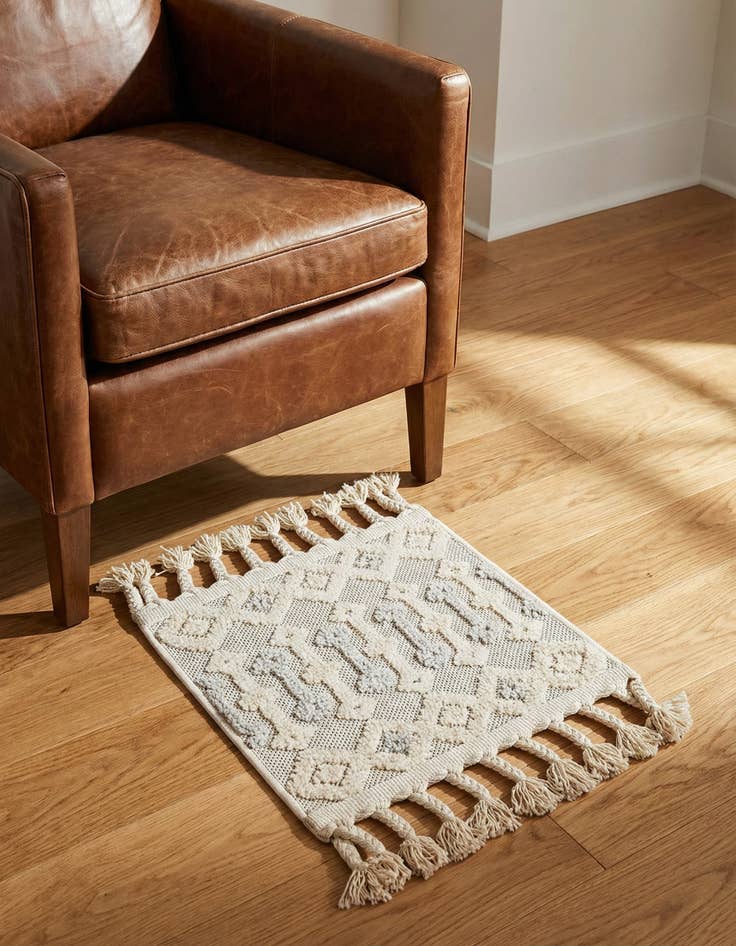 Detail image of 1' 4 x 1' 4 Arlo Sample Rug