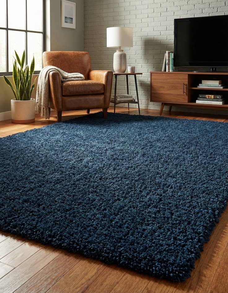 Detail image of 7' x 10' Solid Shag Rug