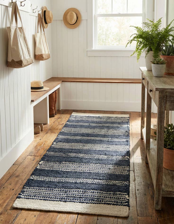 Detail image of 2' x 5' 1 Hand Woven Lariat Runner Rug