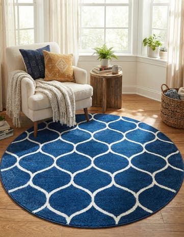 5' 3 x 5' 3 Lattice Frieze Round Rug