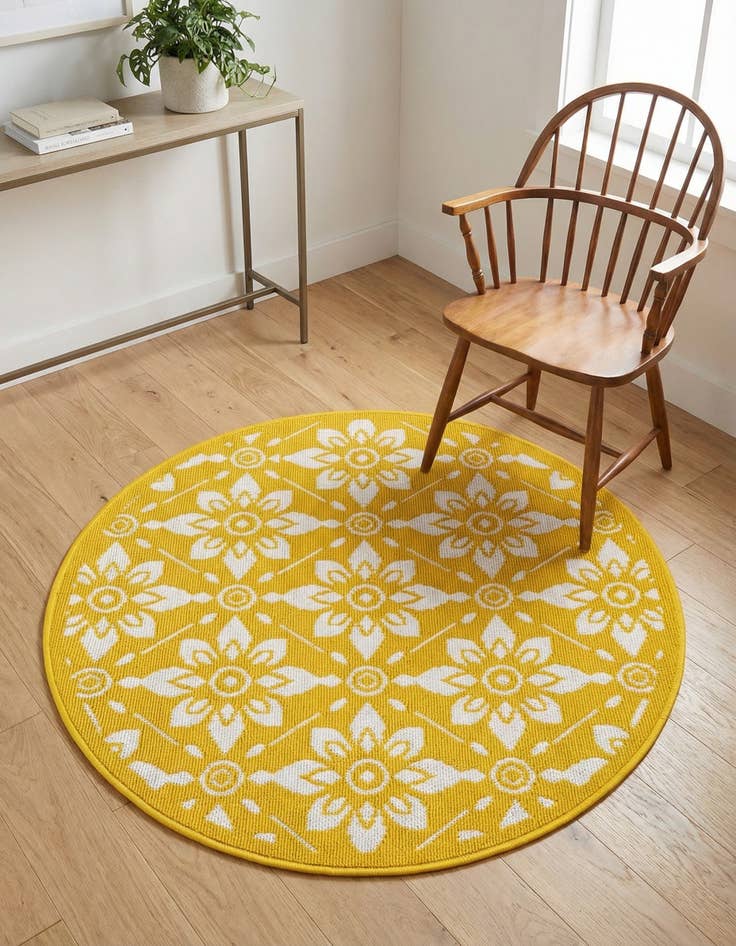 Detail image of 3' x 3'  Washable Trellis Indoor / Outdoor Round Rug