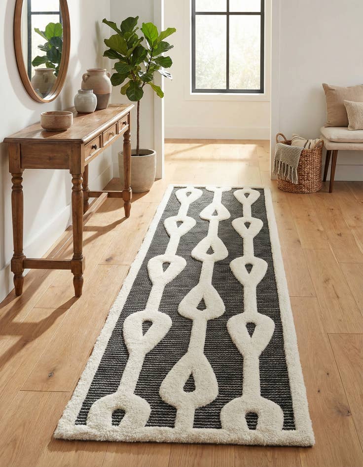Detail image of 2' 7 x 8' Prismatic Runner Rug