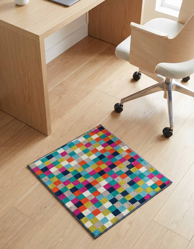 Detail image of 1' 4 x 1' 4 Azalea Sample Rug