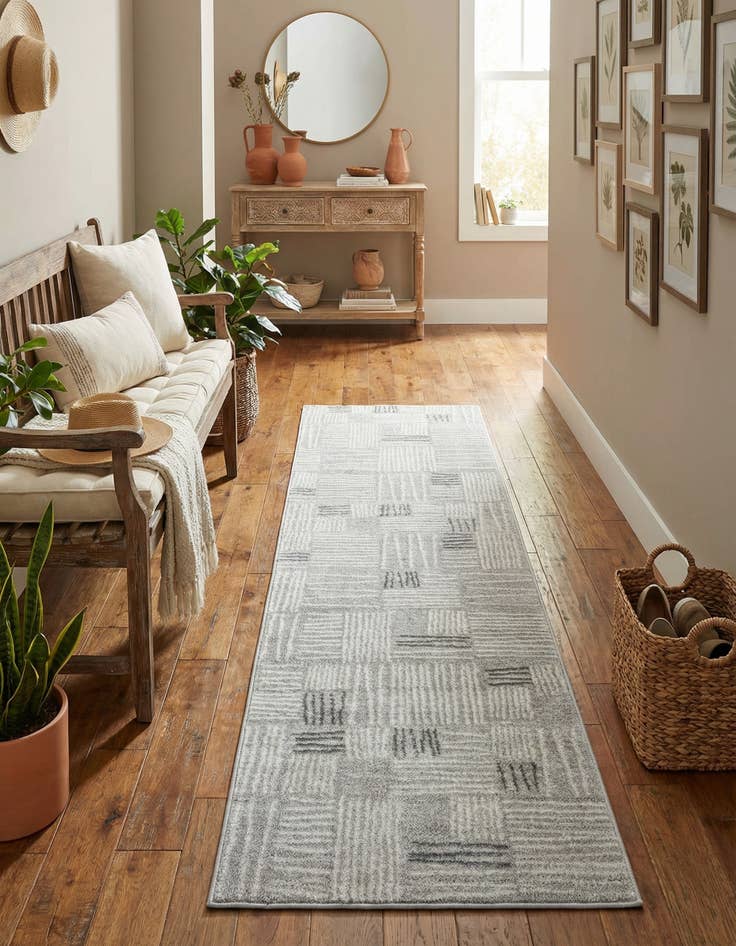 Detail image of 2' 7 x 10' Hanahan Runner Rug