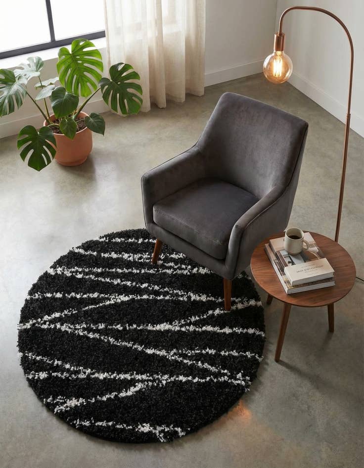 Detail image of 3' 3 x 3' 3 Serenity Shag Round Rug