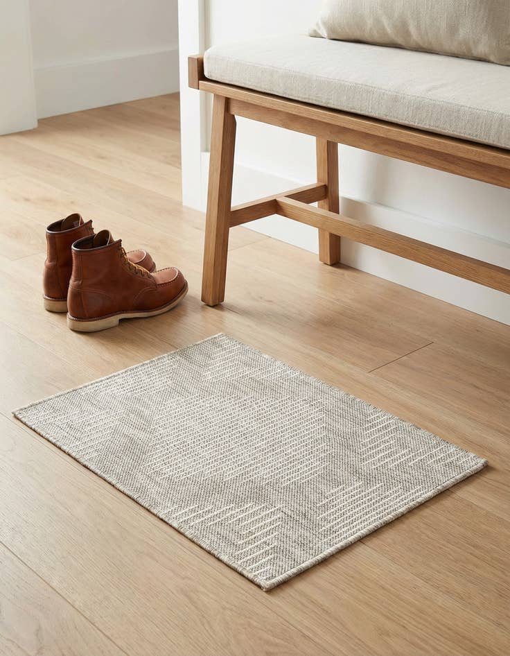 Detail image of 2' x 3' Washable Modern Indoor / Outdoor Rug