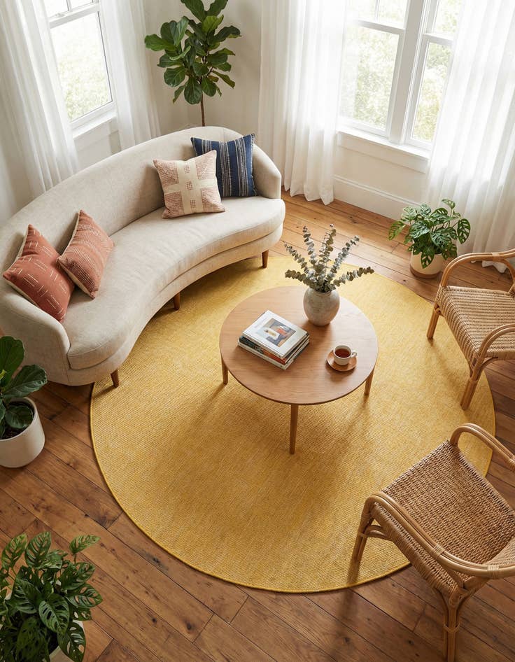 Detail image of 7' 10 x 7' 10  Washable Solid Indoor / Outdoor Round Rug