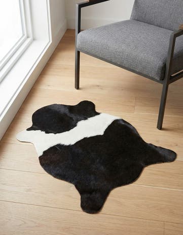2' 1 x 2' 10 Cowhide Leather Rug