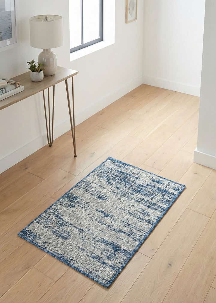 2' x 3' Easy-Clean Modern Indoor / Outdoor Rug