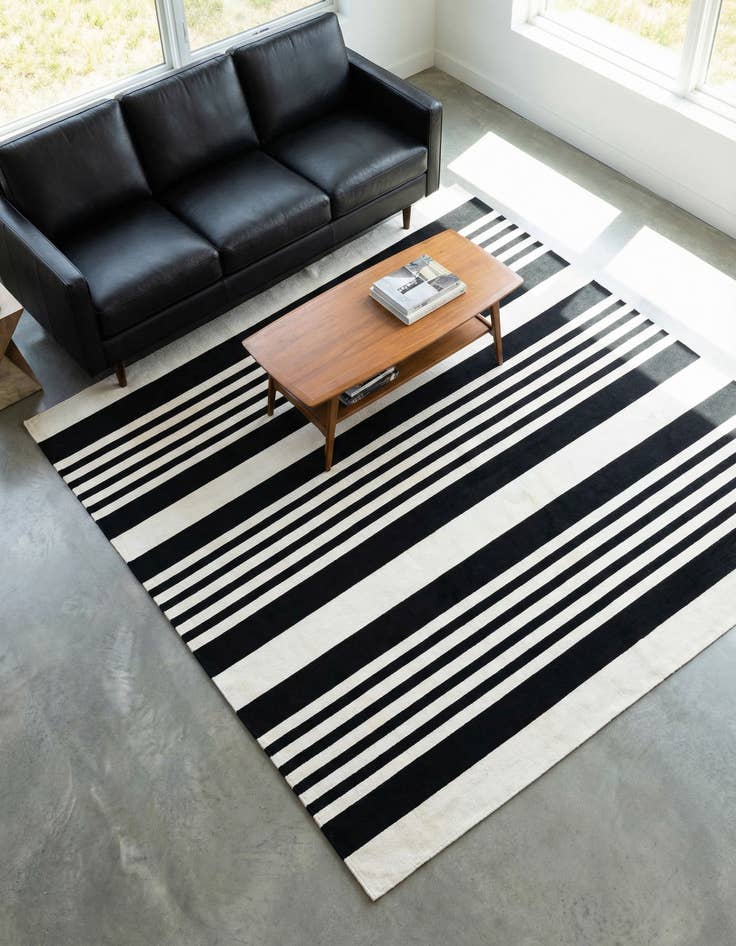 Detail image of 8' 3 x 8' 3 Milano Square Rug