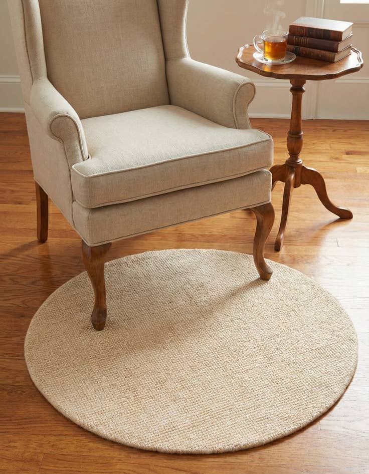 Detail image of 3' 1 x 3' 1  Hand Woven Jill Zarin English Manor Wool Round Rug