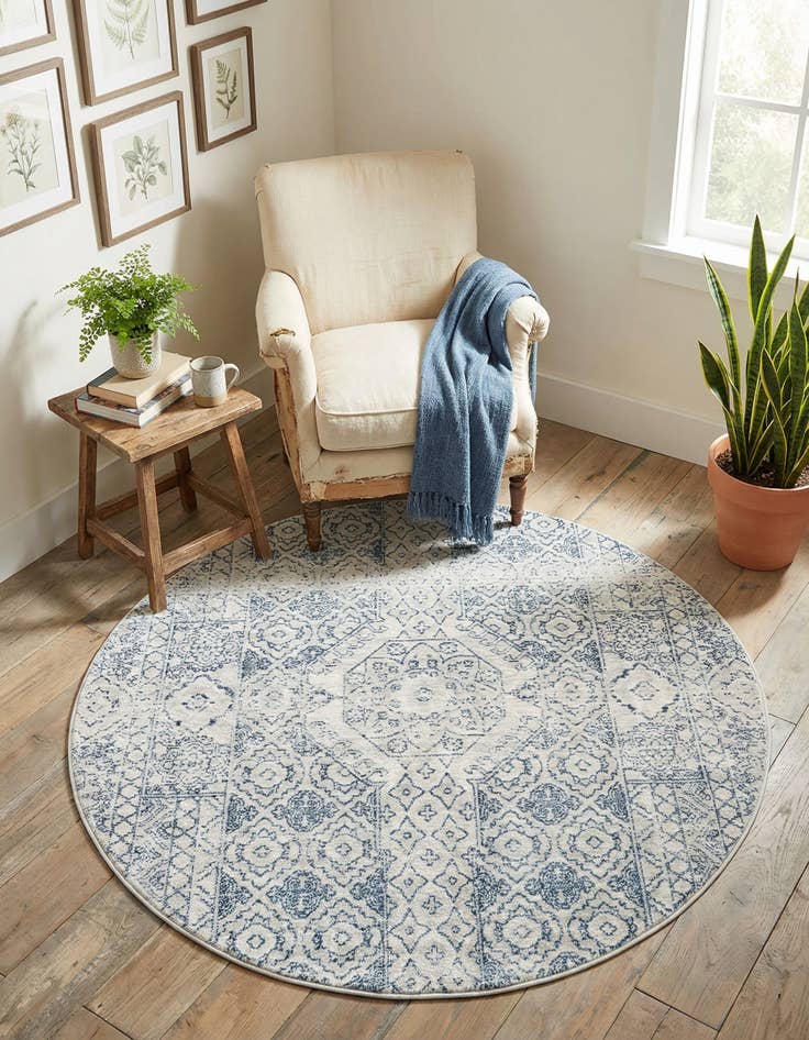 Detail image of 4' x 4' Newport Round Rug