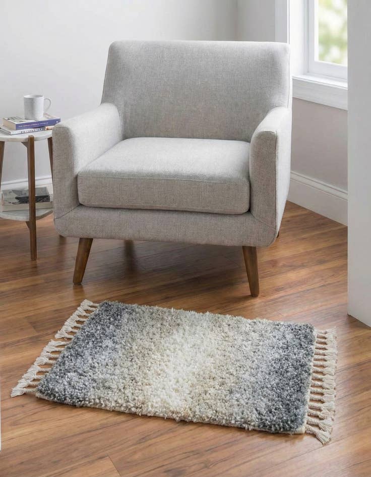 Detail image of 2' 2 x 3' Athena Shag Rug