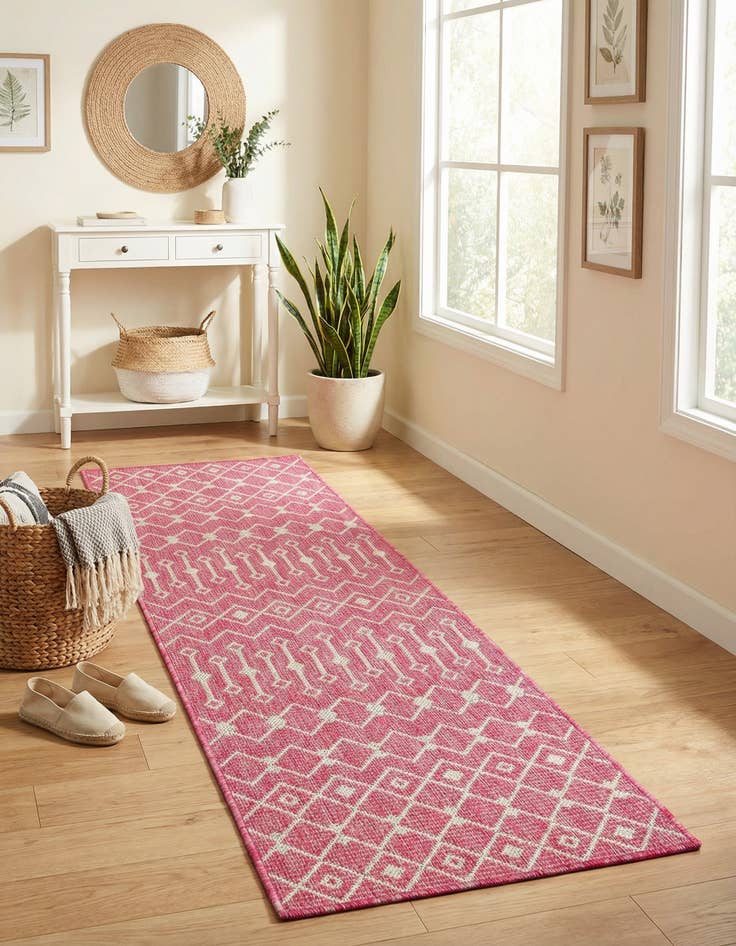 Detail image of 2' x 6' Washable Lattice Indoor / Outdoor Runner Rug