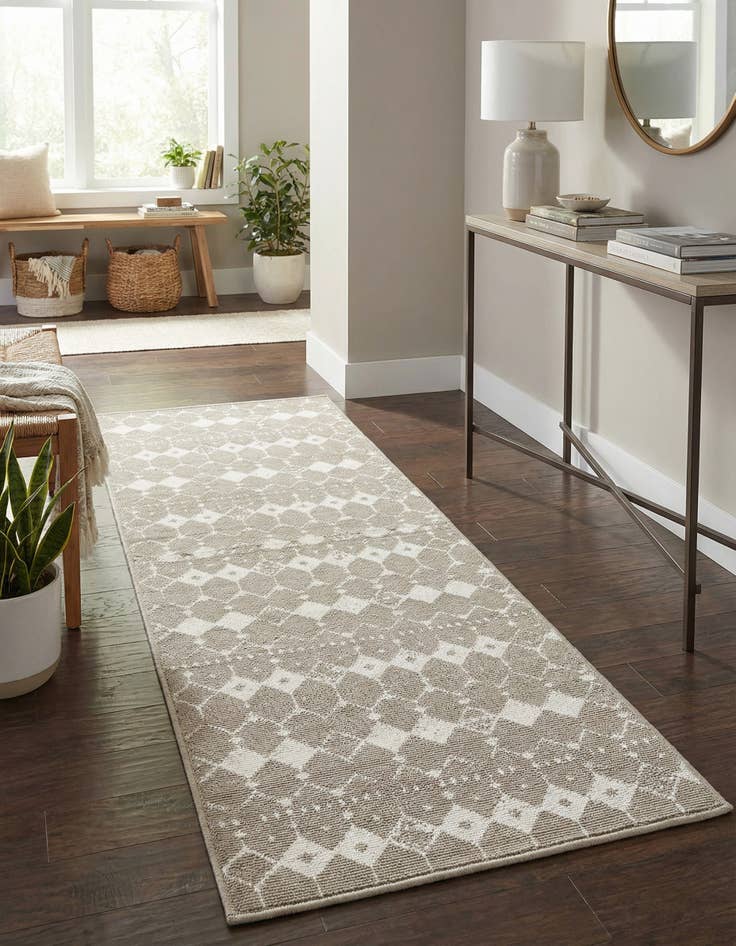 Detail image of 2' x 6' Washable Lattice Indoor / Outdoor Runner Rug