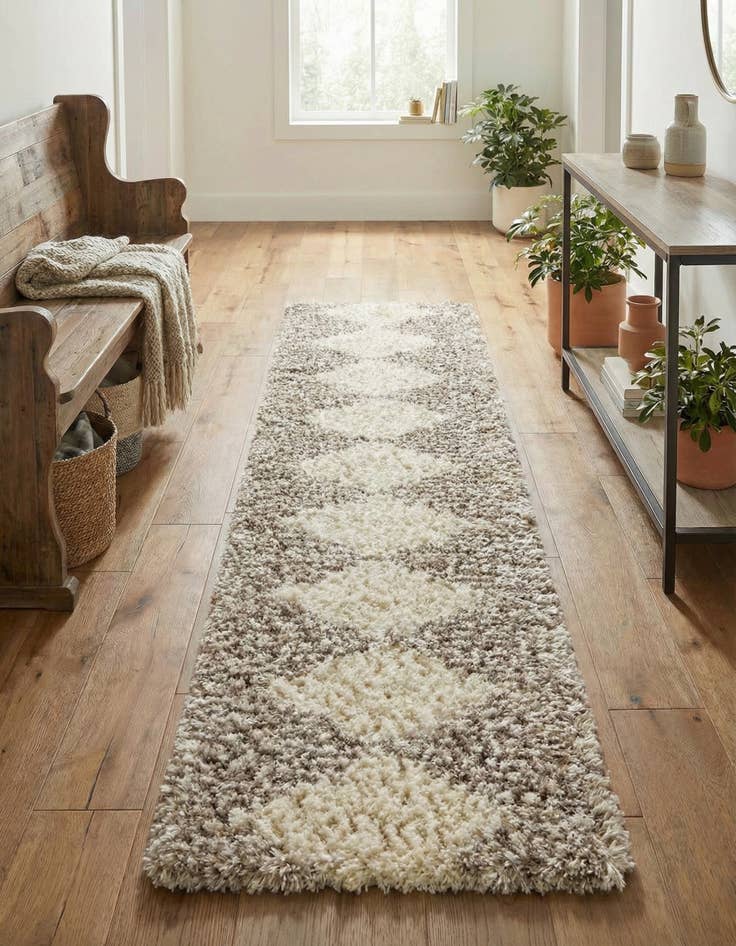 Detail image of 2' 7 x 10' Infinity Shag Runner Rug