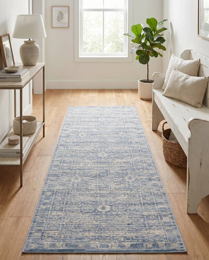 Detail image of 2' 7 x 6' Victoria Runner Rug