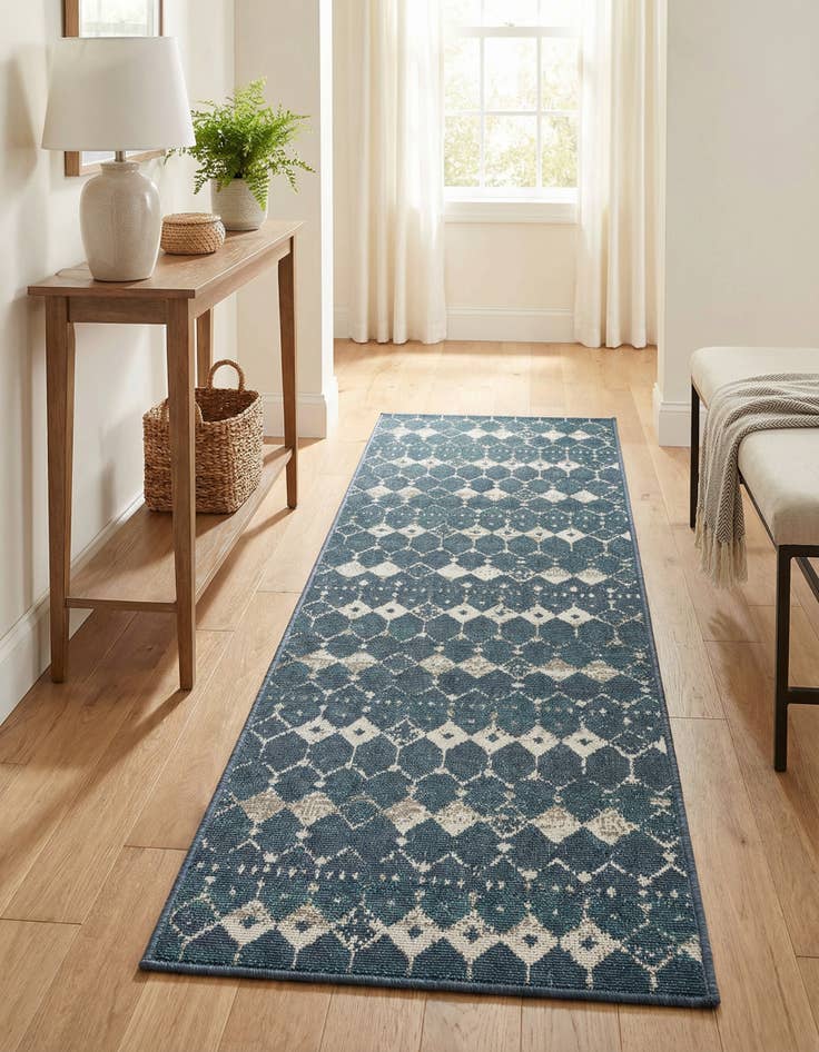 Detail image of 2' x 6' Washable Lattice Indoor / Outdoor Runner Rug