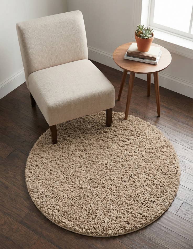 Detail image of 3' 3 x 3' 3 Everyday Shag Round Rug