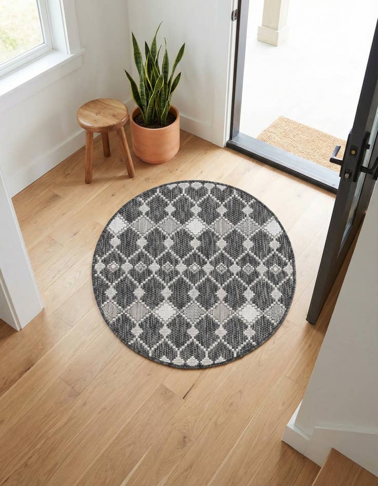 Detail image of 3' x 3' Easy-Clean Trellis Indoor / Outdoor Round Rug