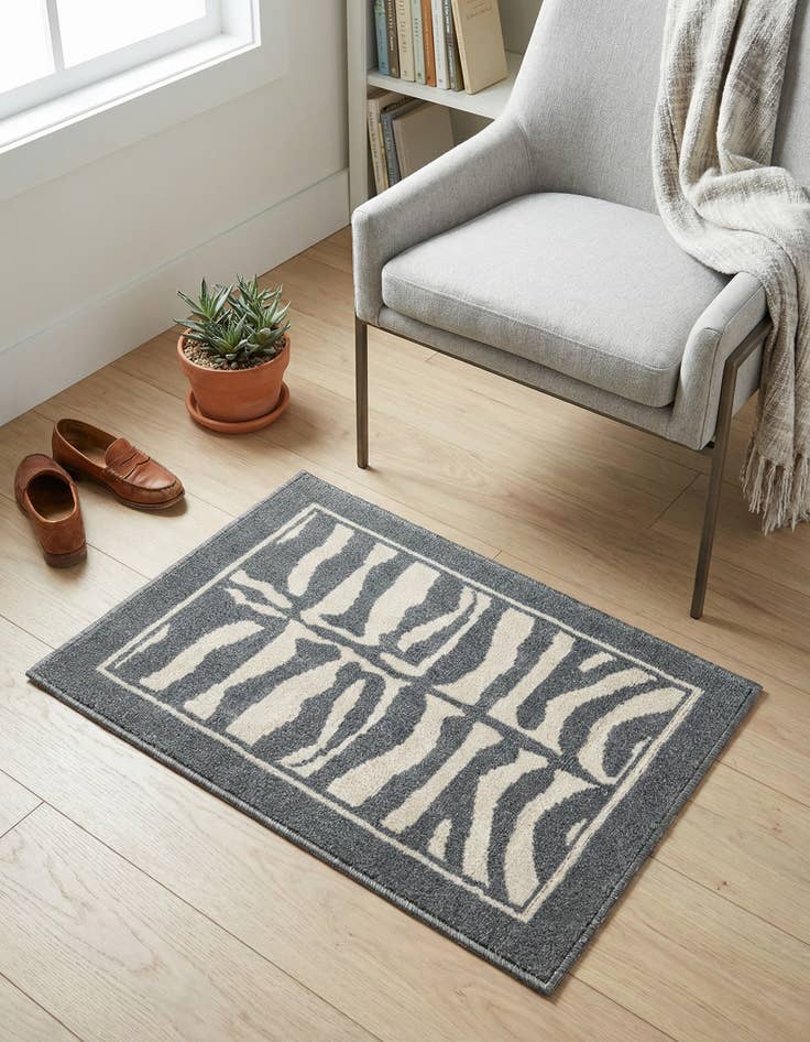 Detail image of  2' x 3' Savannah Rug