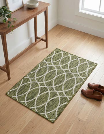 2' x 3' Easy-Clean Lattice Indoor / Outdoor Rug