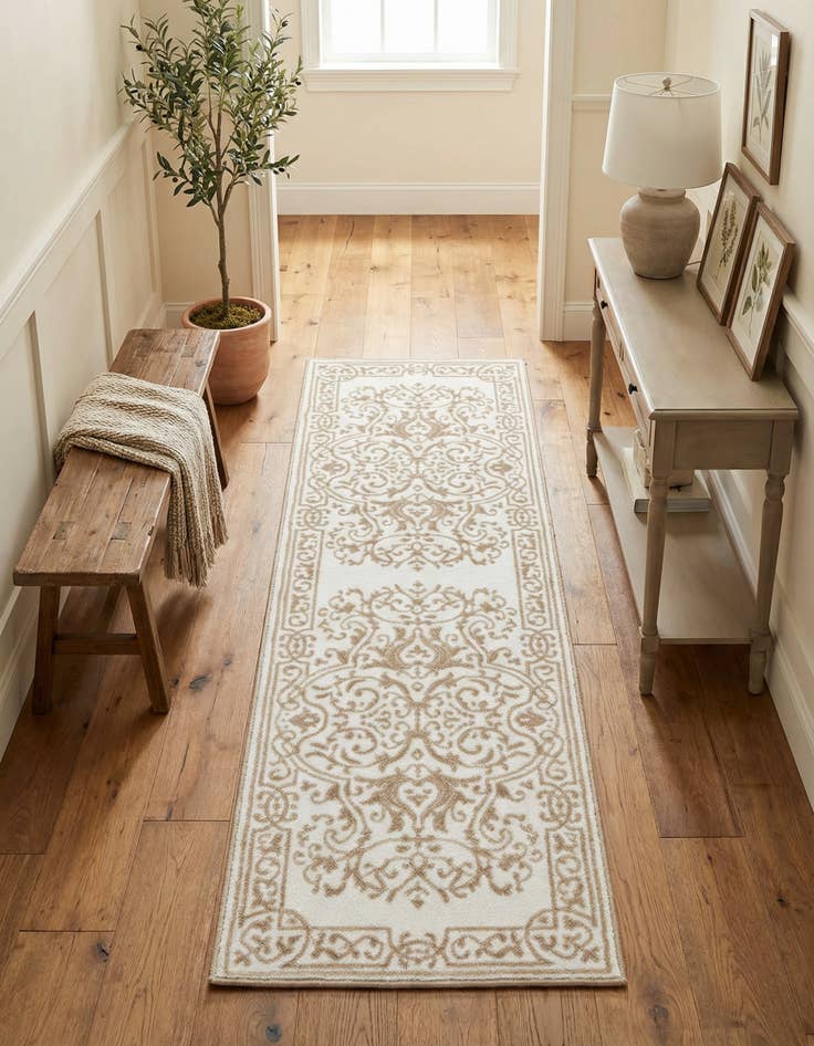 Detail image of 2' x 6' Hermitage Runner Rug