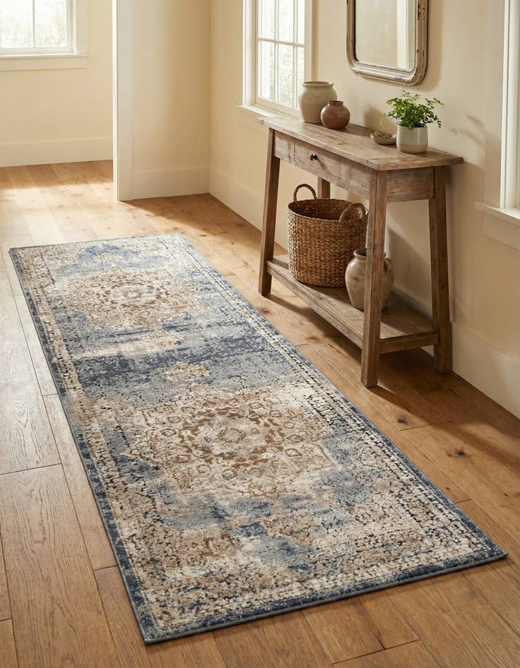 Detail image of 2' x 6' 9 Eliza Runner Rug