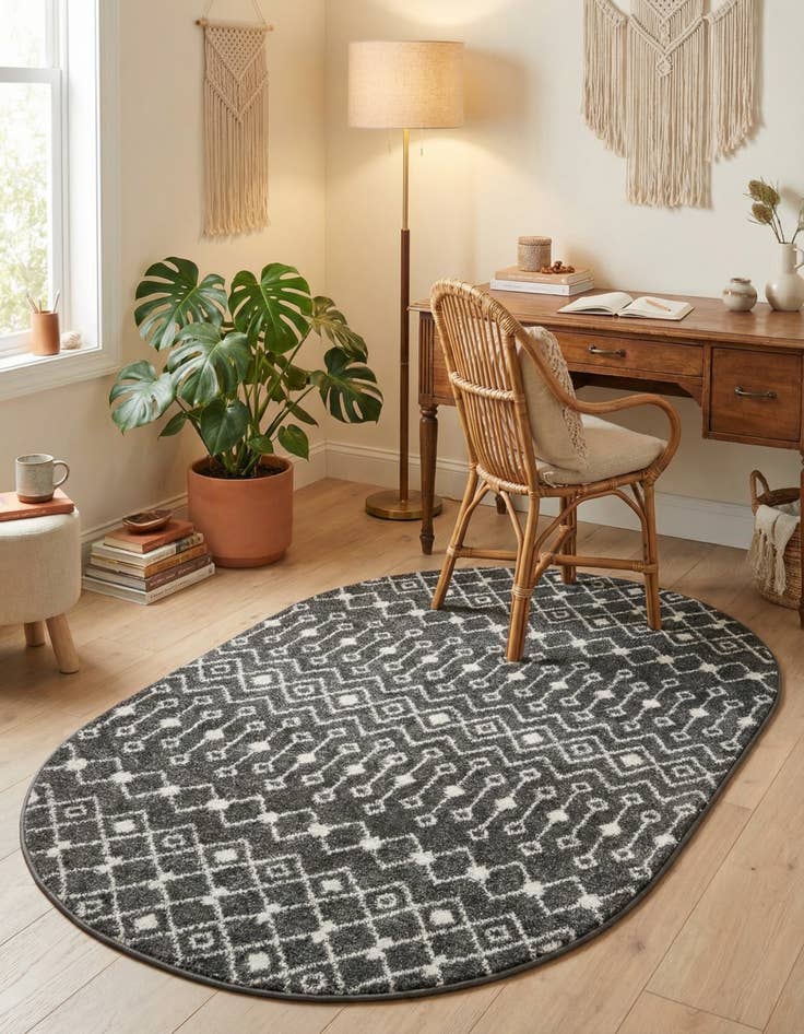 Detail image of 4' x 6' Moroccan Trellis Oval Rug