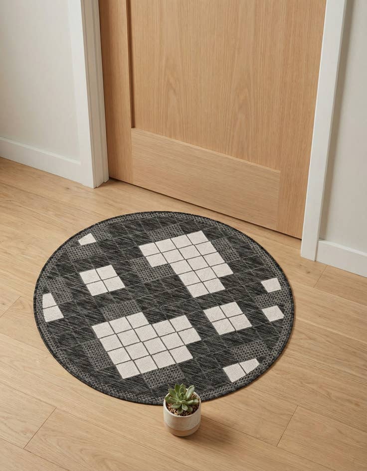 Detail image of 3' 1 x 3' 1 Washable Modern Indoor / Outdoor Round Rug