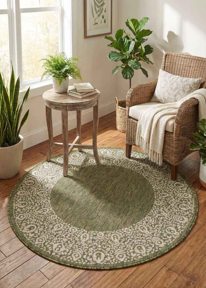 4' x 4' Easy-Clean Border Indoor / Outdoor Round Rug