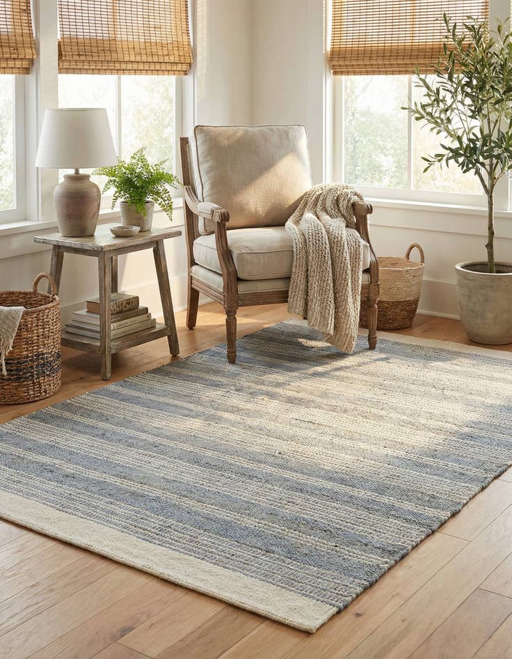 Detail image of 4' 1 x 6' 1  Hand Woven Lariat Rug