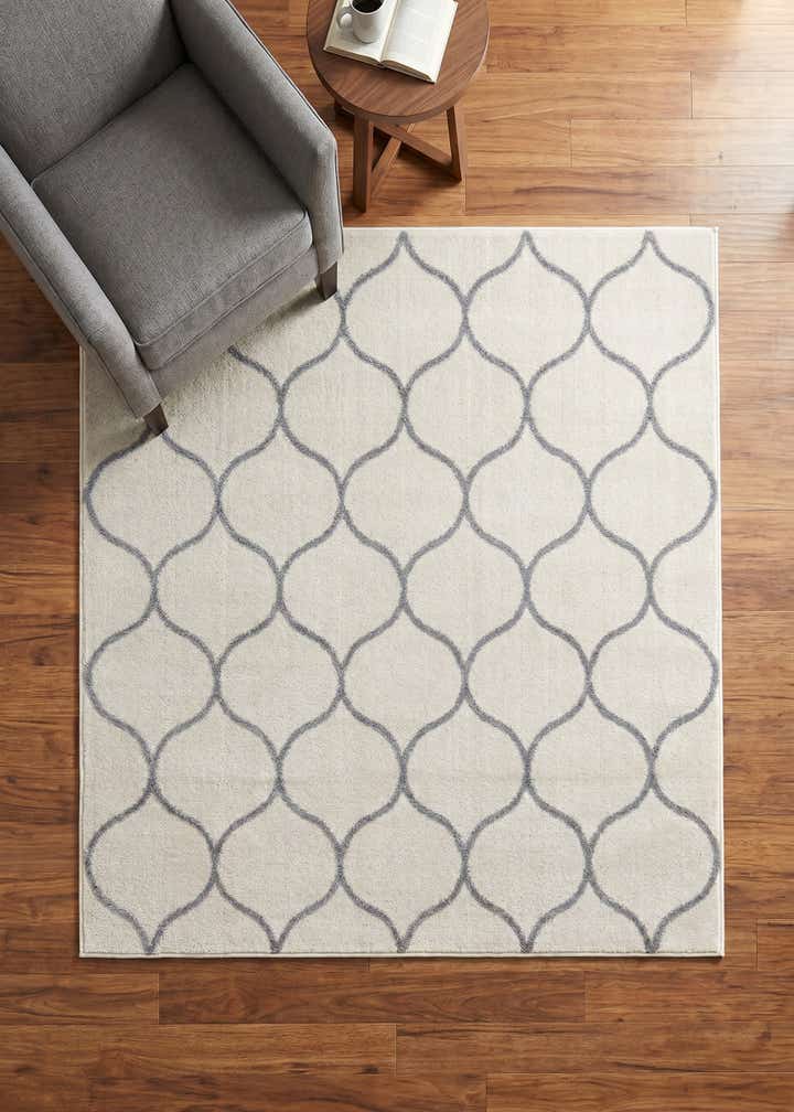 5' 3 x 5' 3 Lattice Frieze Square Rug
