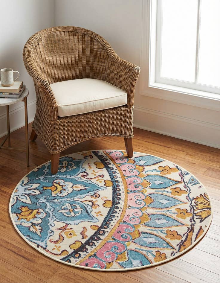 Detail image of 3' x 3' Easy-Clean Traditional Indoor / Outdoor Round Rug