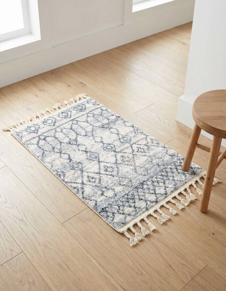 Detail image of 2' 4 x 3' 3 Artemis Rug