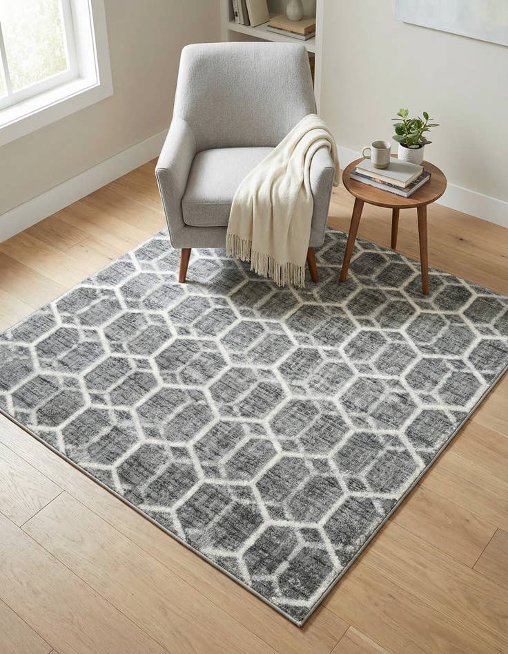 Detail image of 5' 3 x 5' 3 Lattice Trellis Square Rug