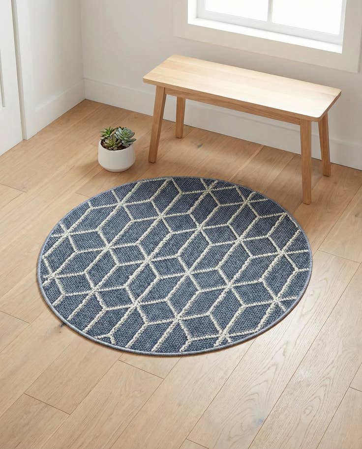 Detail image of 3' 1 x 3' 1 Easy-Clean Trellis Indoor / Outdoor Round Rug
