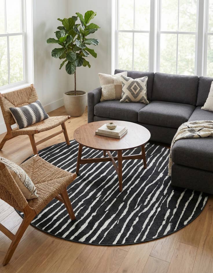 Detail image of 8' x 8' Washable Sabrina Soto Ola Indoor / Outdoor Round Rug