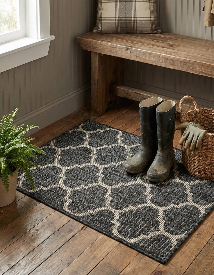 Detail image of 2' x 3' 1 Easy-Clean Trellis Indoor / Outdoor Rug