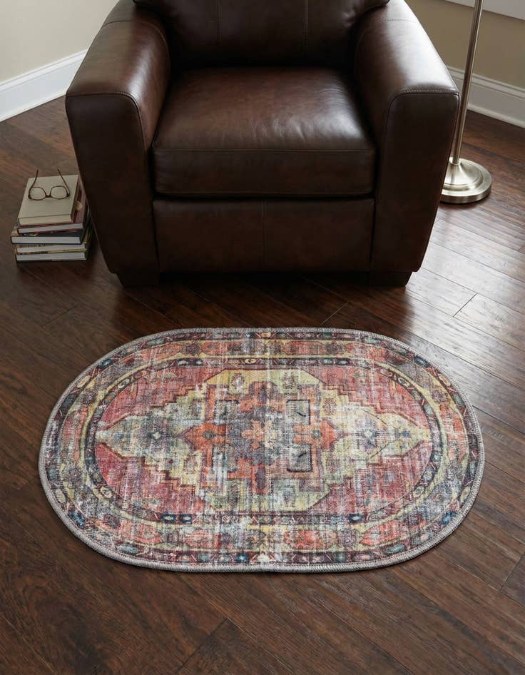 Detail image of 2' x 3' Washable Maahru Oval Rug