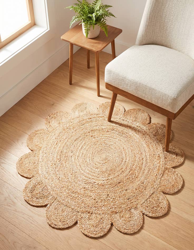 Detail image of 3' 1 x 3' 1 Hand Woven Scallop Braided Jute Round Rug