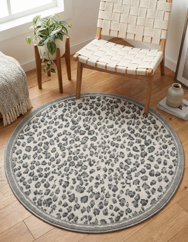 Detail image of 3' x 3' Safari Round Rug