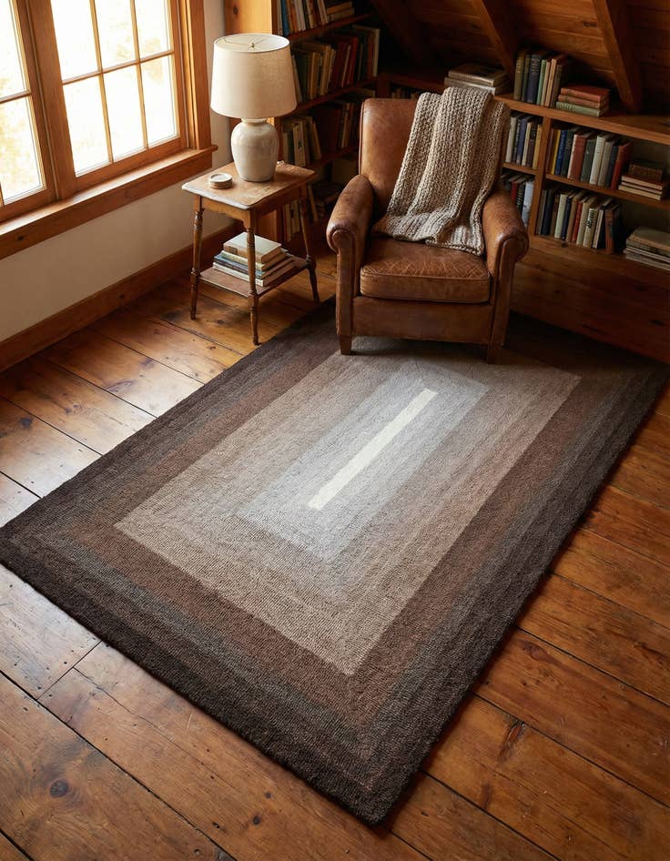 Detail image of  4' 1 x 6' 1 Ombre Wool Rug