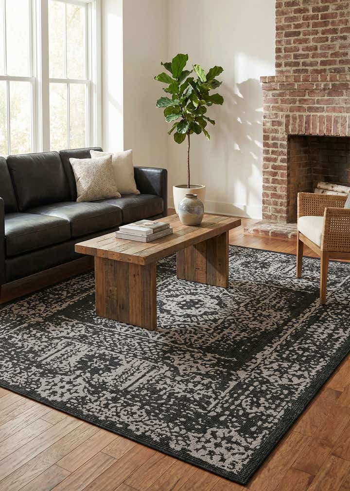 7' 10 x 10' Easy-Clean Traditional Indoor / Outdoor Rug