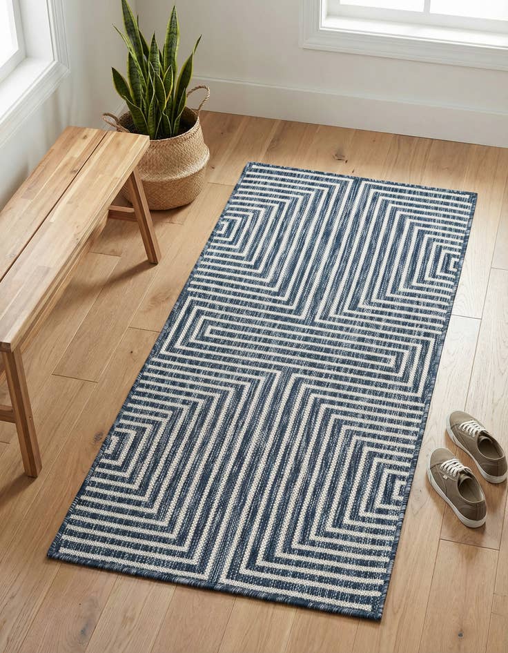 Detail image of 2' x 4' Washable Modern Indoor / Outdoor Runner Rug