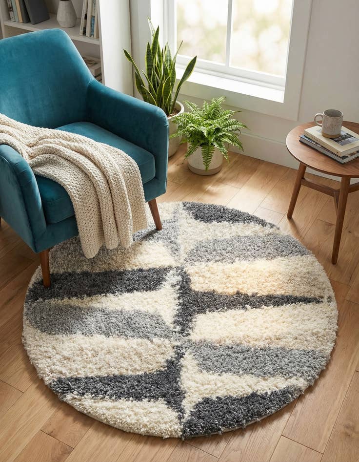 Detail image of 3' 3 x 3' 3 Athena Shag Round Rug
